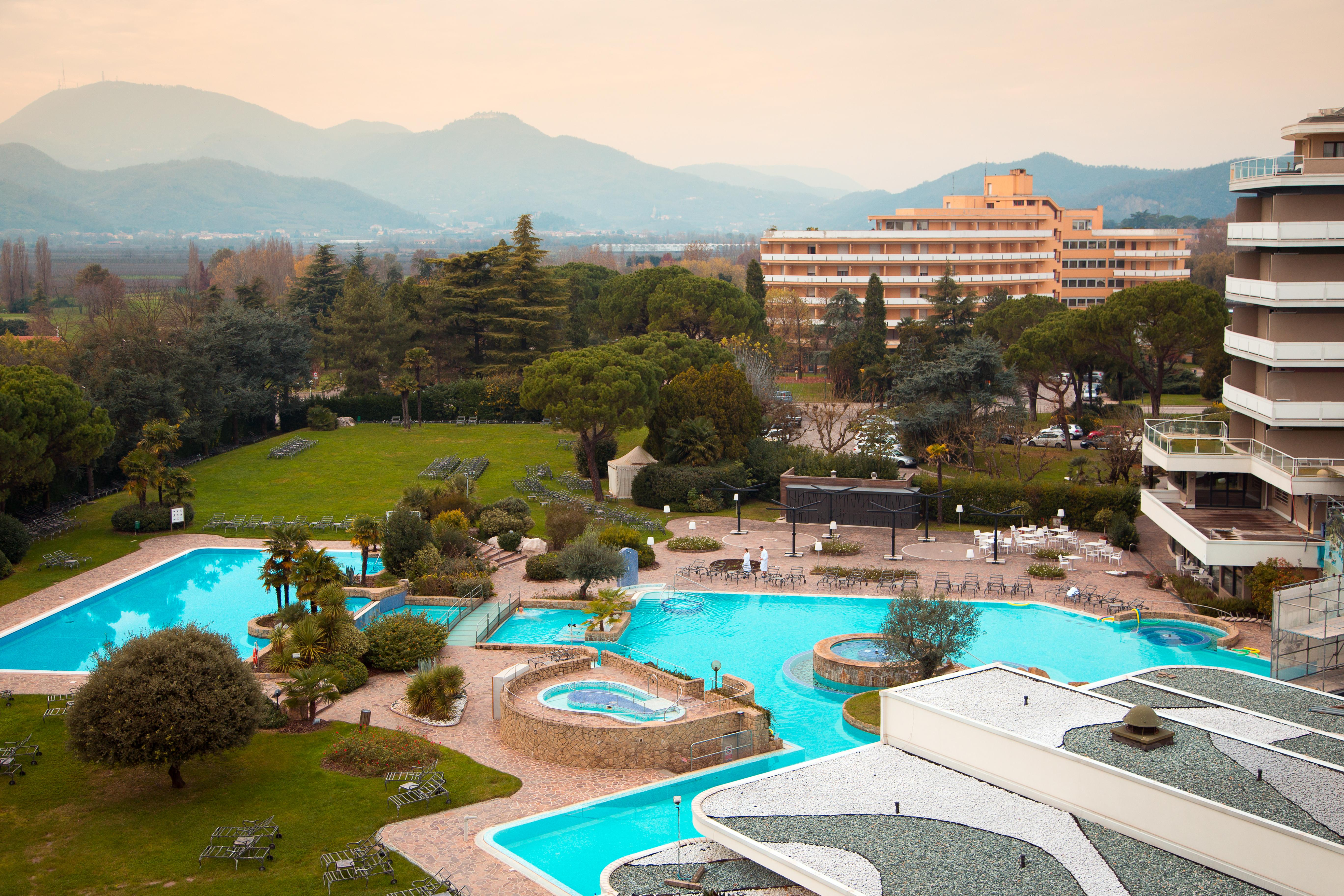 Hotel Majestic Galzignano Terme Exterior photo